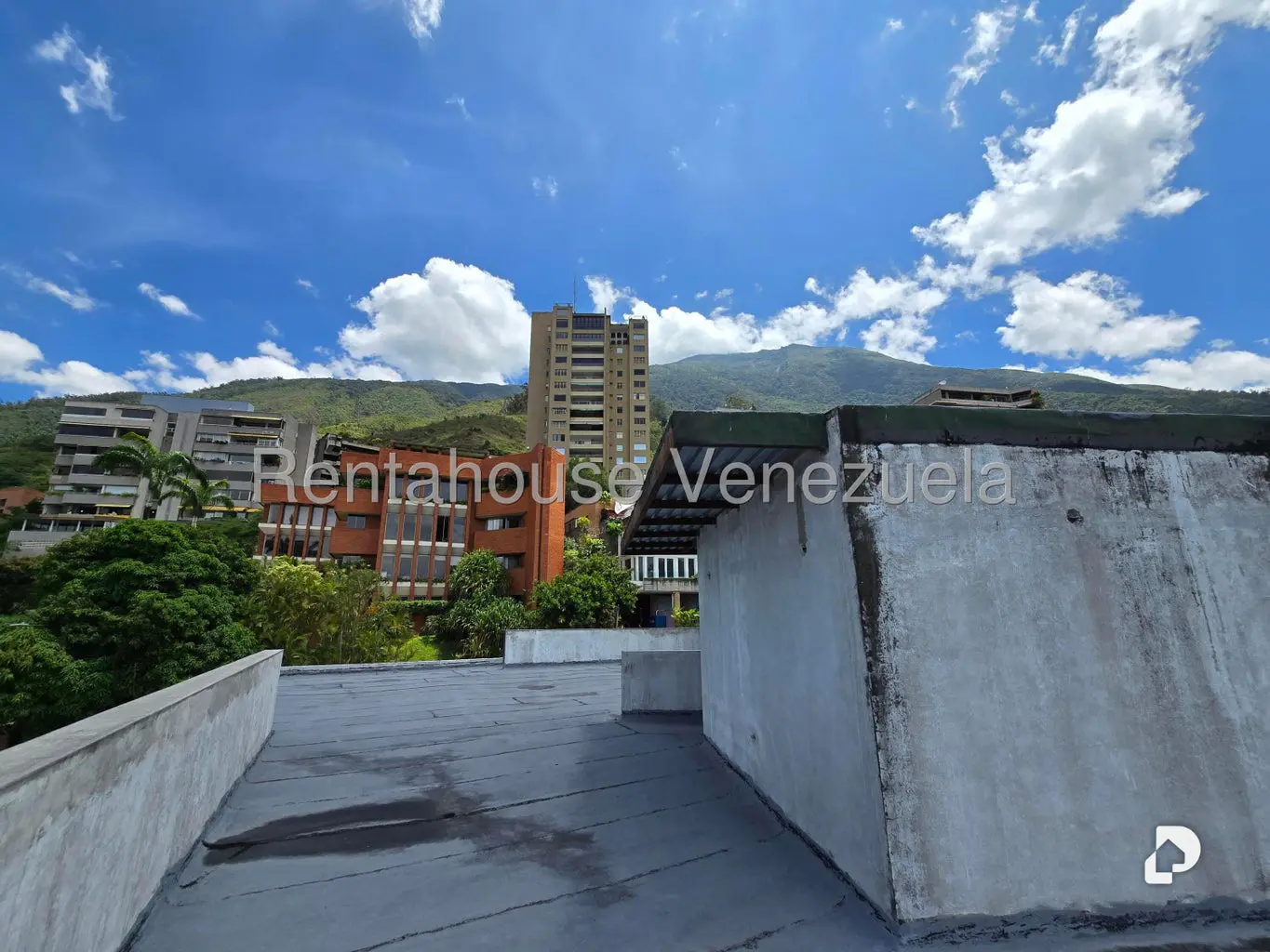 Casa en Altamira, Caracas – 23