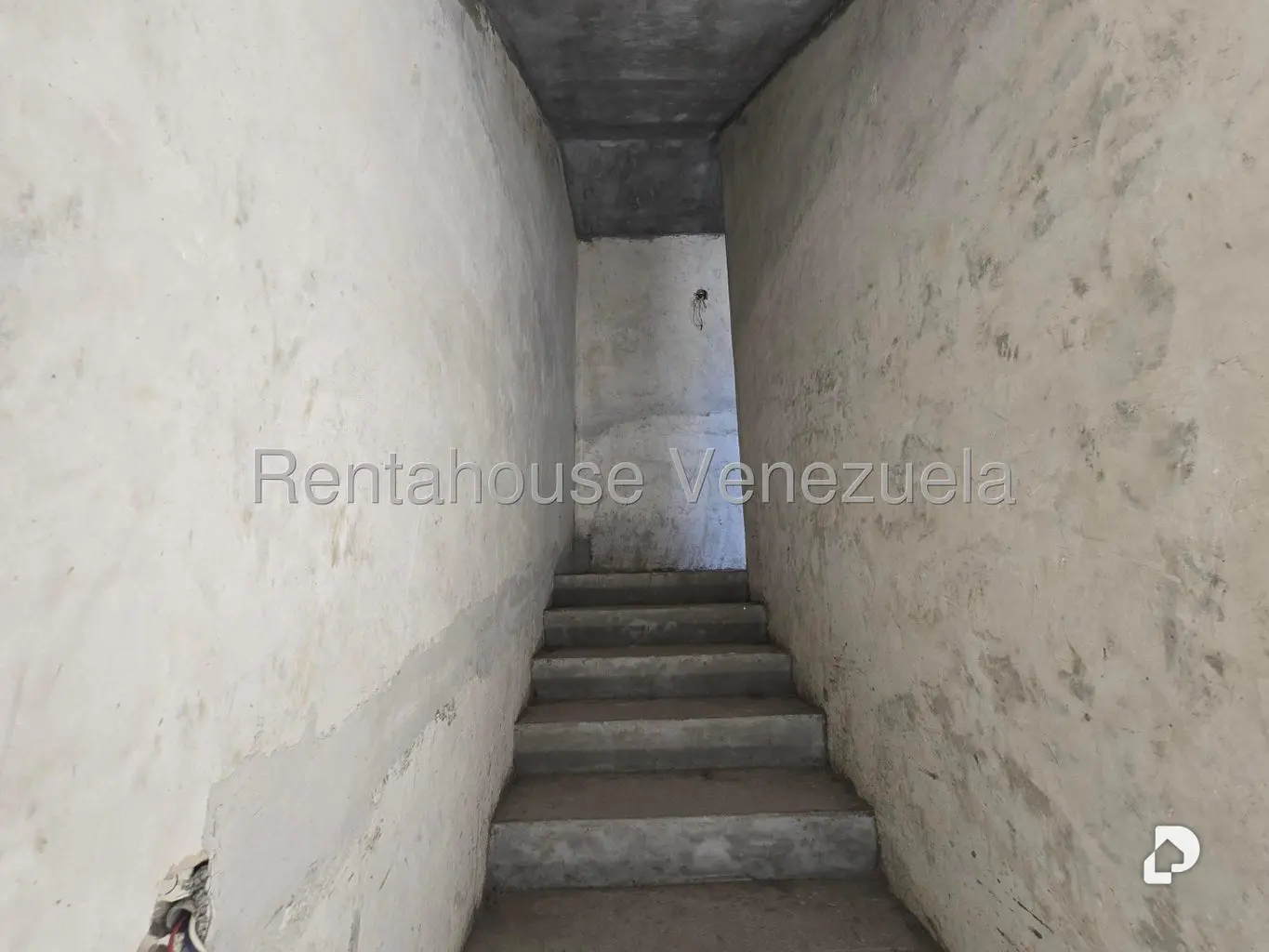 Casa en Altamira, Caracas – 15