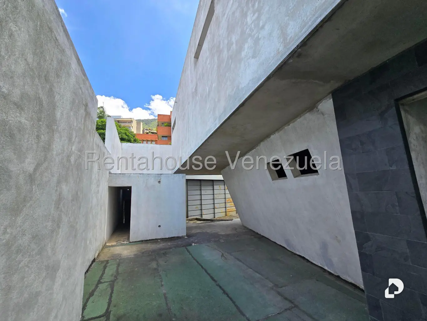 Casa en Altamira, Caracas – 9