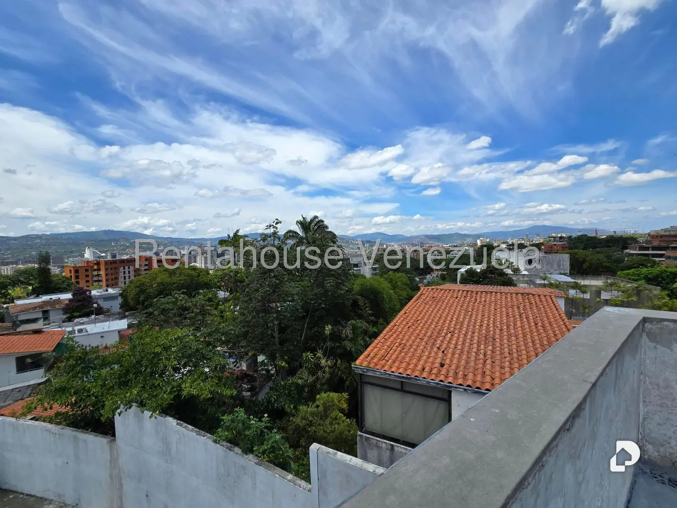 Casa en Altamira, Caracas – 21
