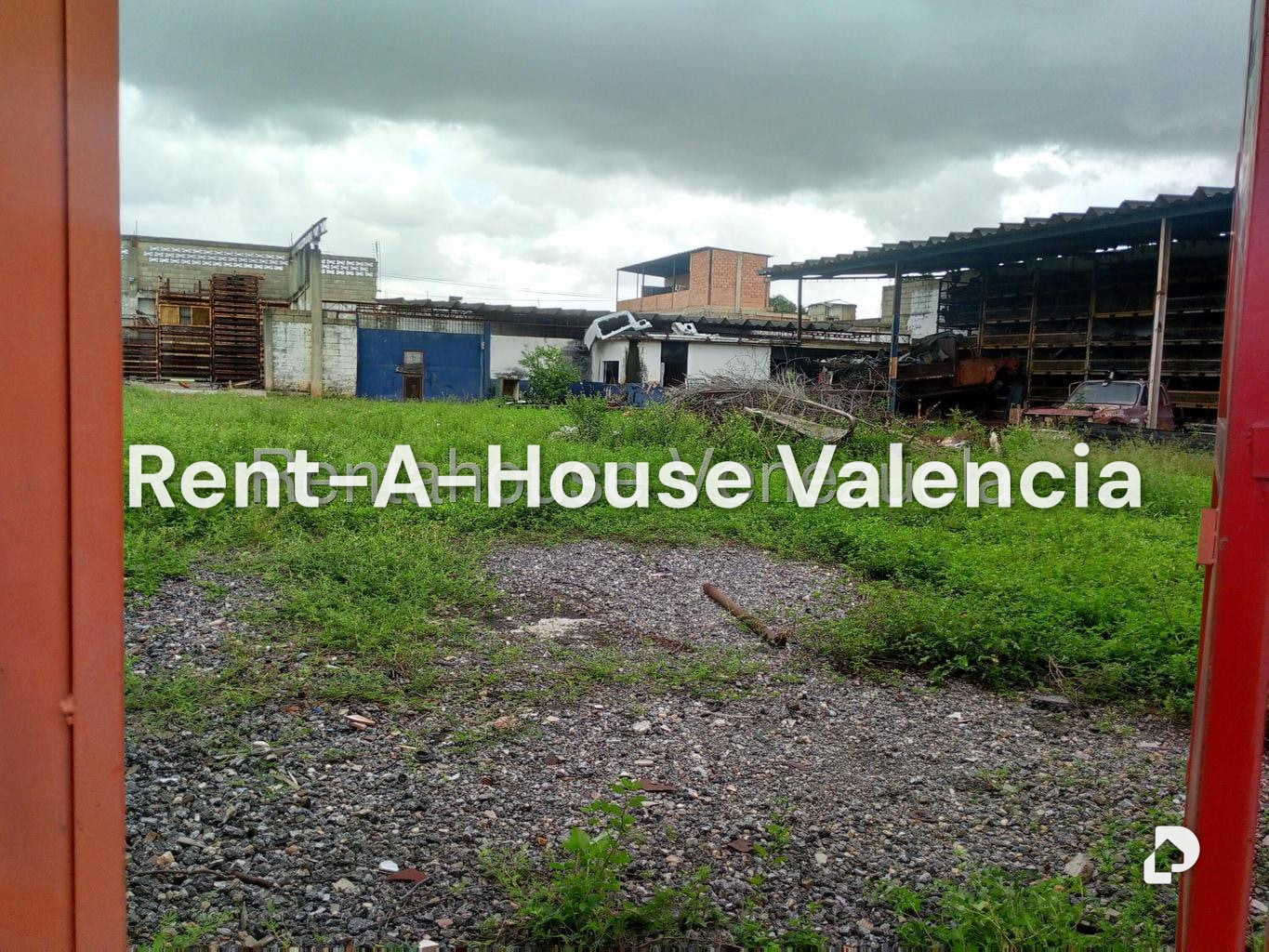Local comercial en Lizandro Alvarado, Valencia – 3
