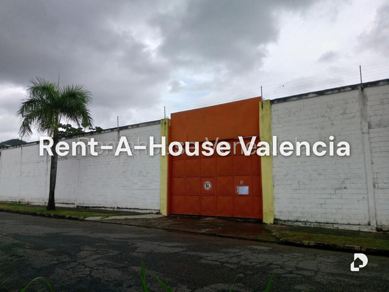 Local comercial en Lizandro Alvarado, Valencia – 2