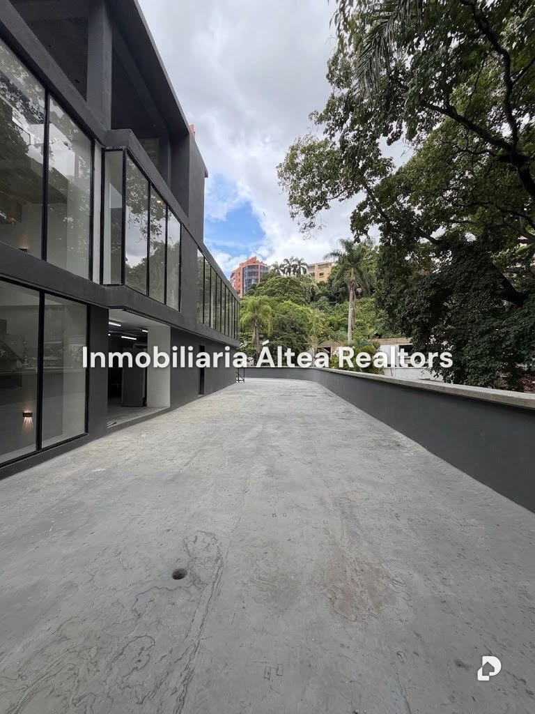 Local comercial en Chuao, Caracas – 18