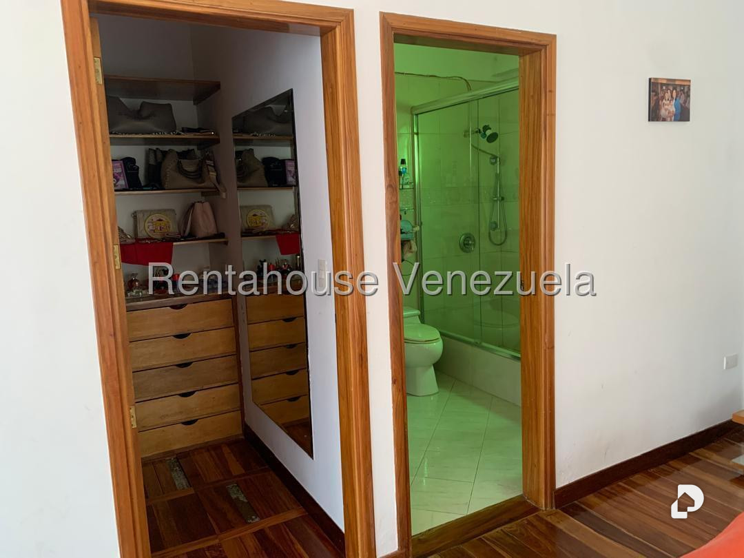 Casa en Los Naranjos (del Cafetal), Caracas – 24