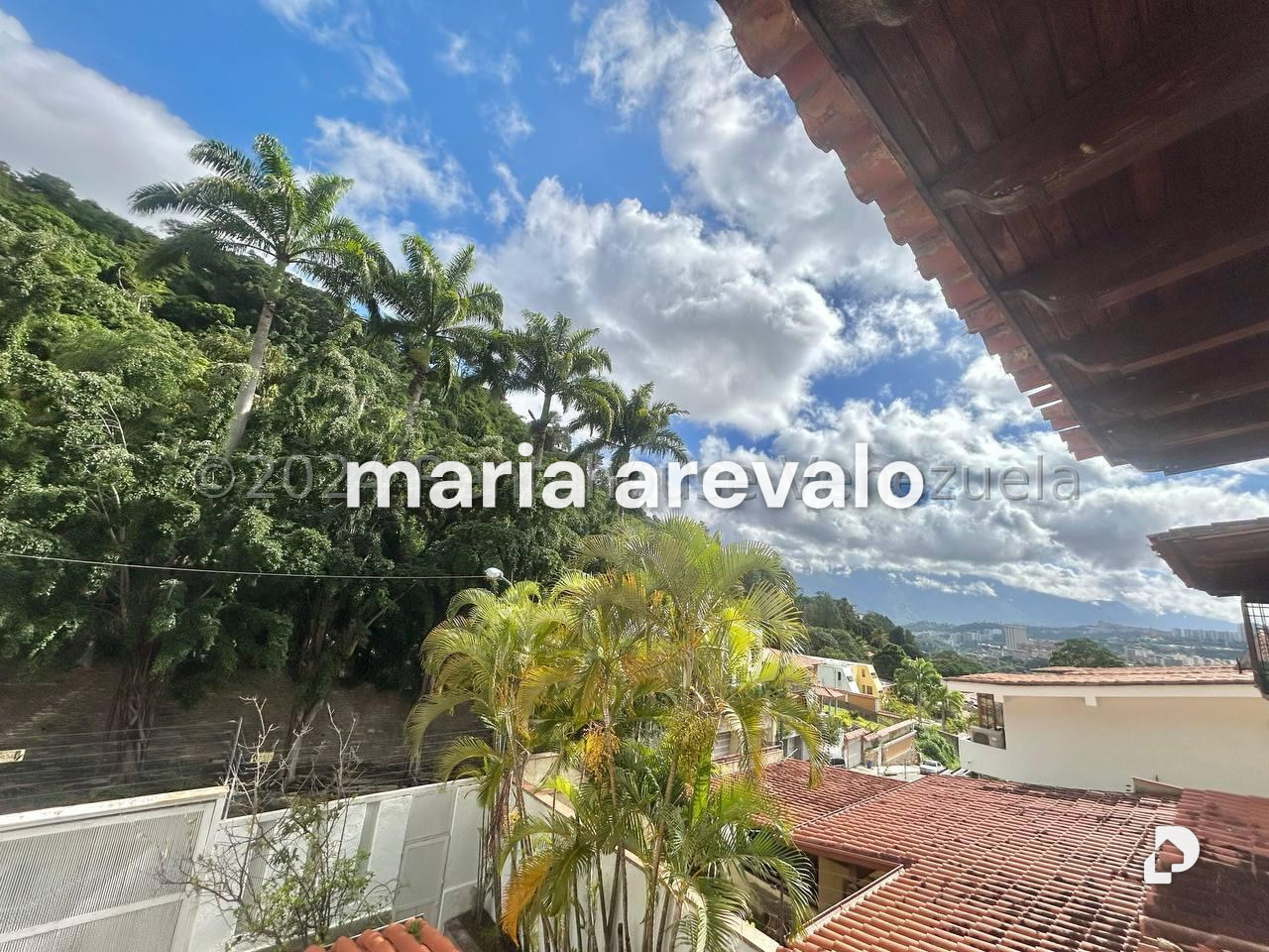 Casa en Prados del Este, Caracas – 25
