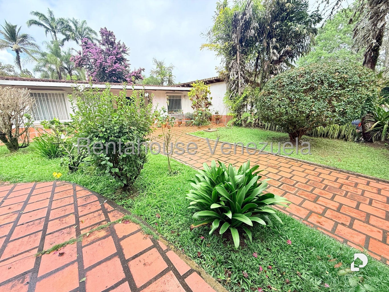 Casa en La Lagunita Country Club, Caracas