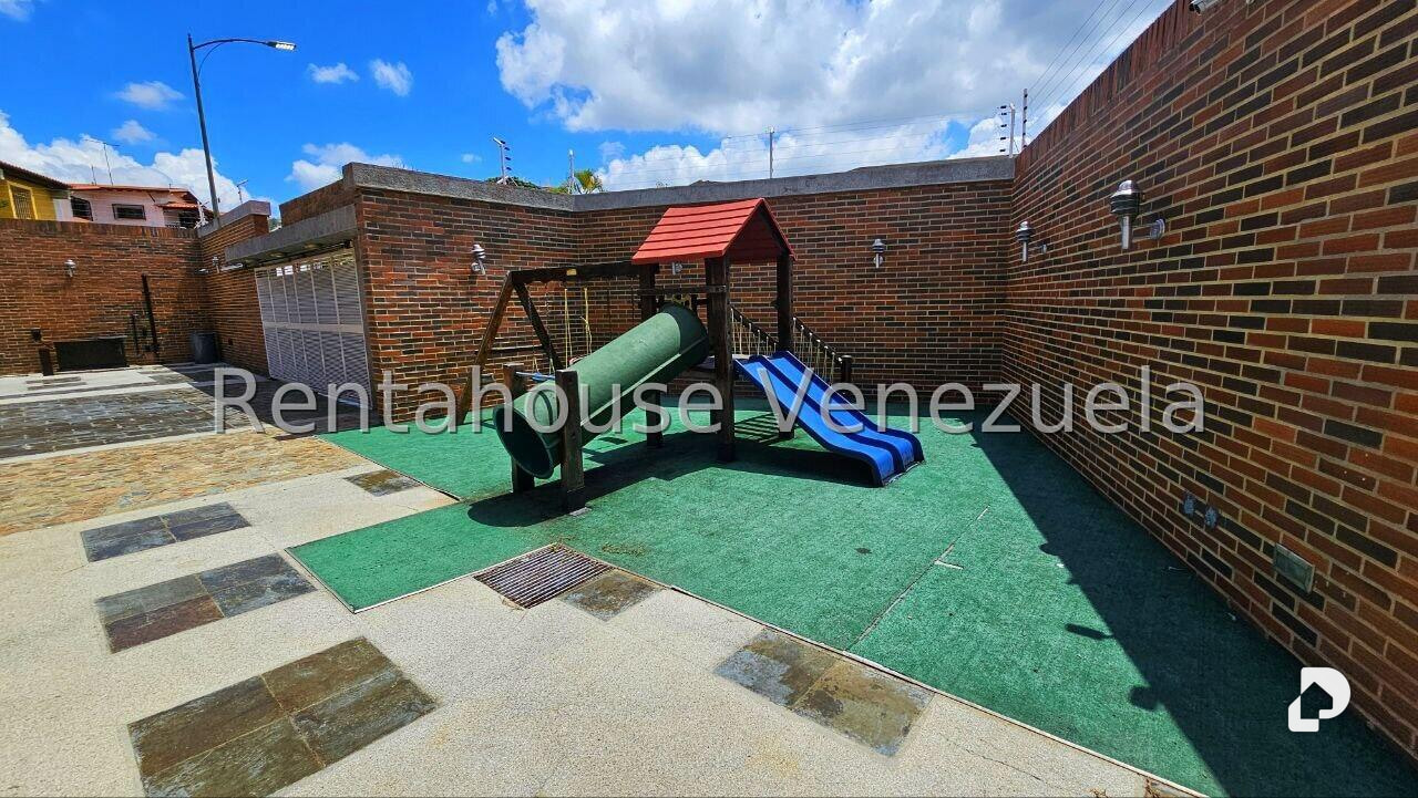House in Cumbres de Curumo, Caracas – 10