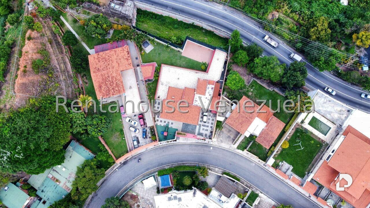 House in Cumbres de Curumo, Caracas – 24