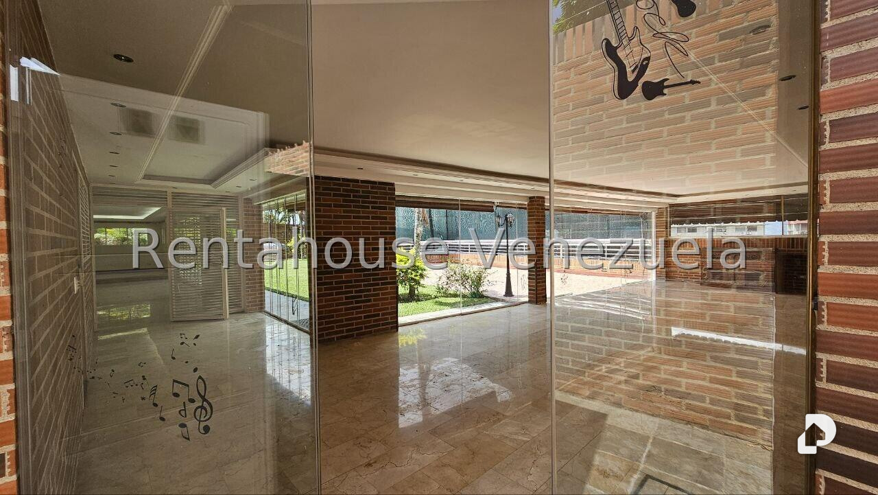 House in Cumbres de Curumo, Caracas – 21