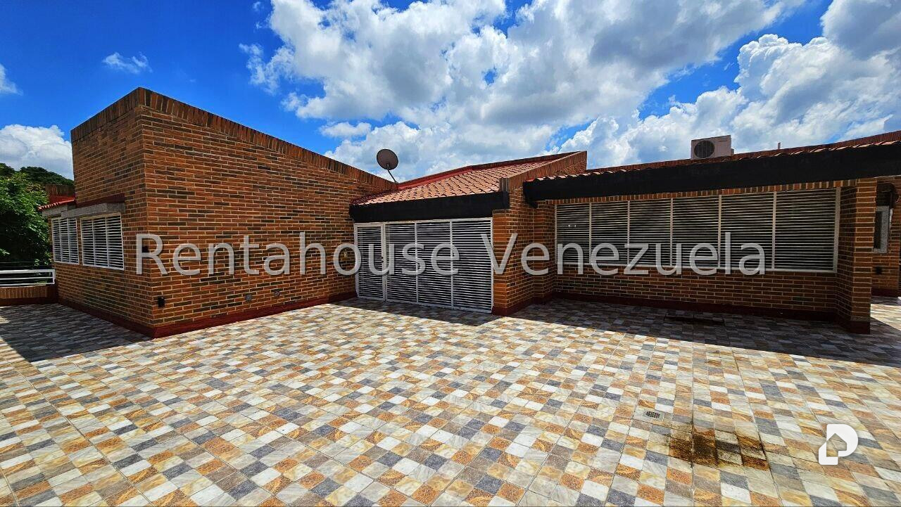 House in Cumbres de Curumo, Caracas – 27