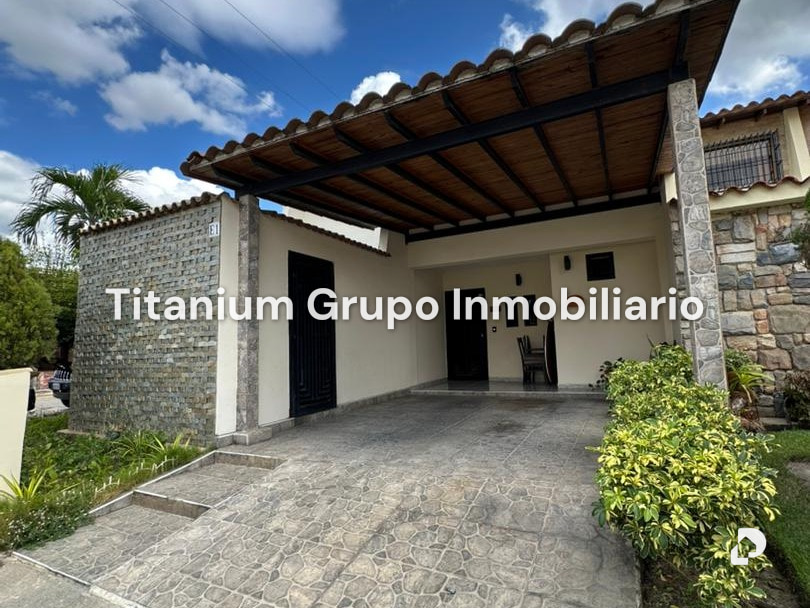 Townhouse en Monteserino, San Diego – 1