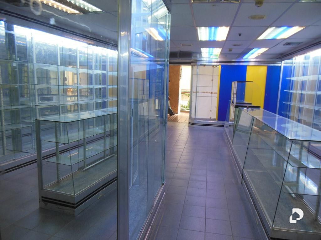 Local comercial en Prados del Este, Caracas
