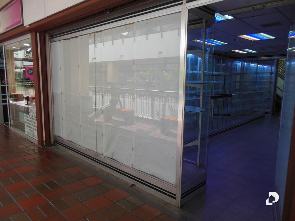 Local comercial en Prados del Este, Caracas
