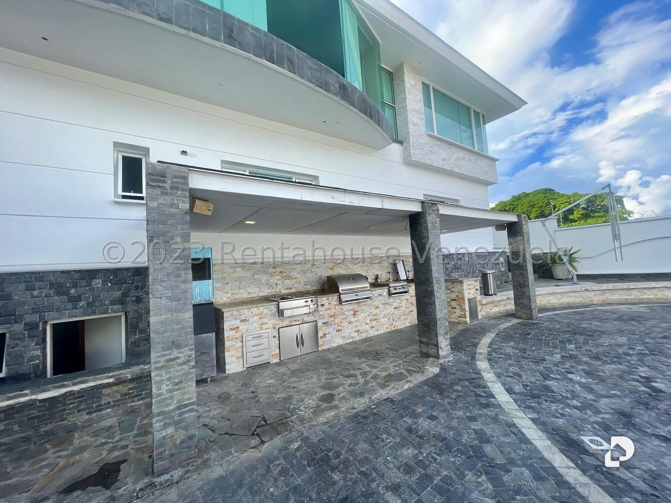 House in La Lagunita Country Club, Caracas – 4