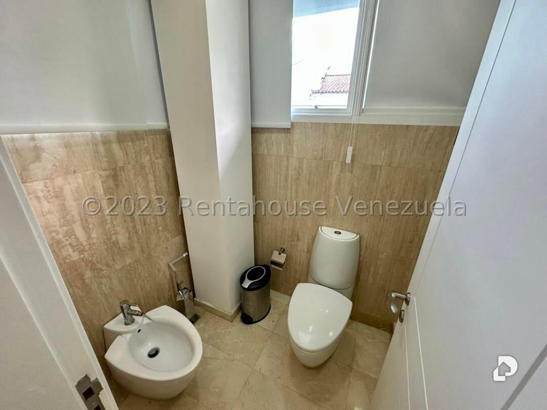 House in La Lagunita Country Club, Caracas – 29
