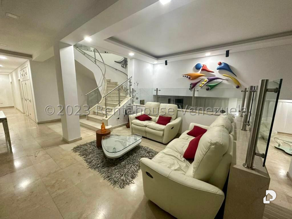 House in La Lagunita Country Club, Caracas – 21