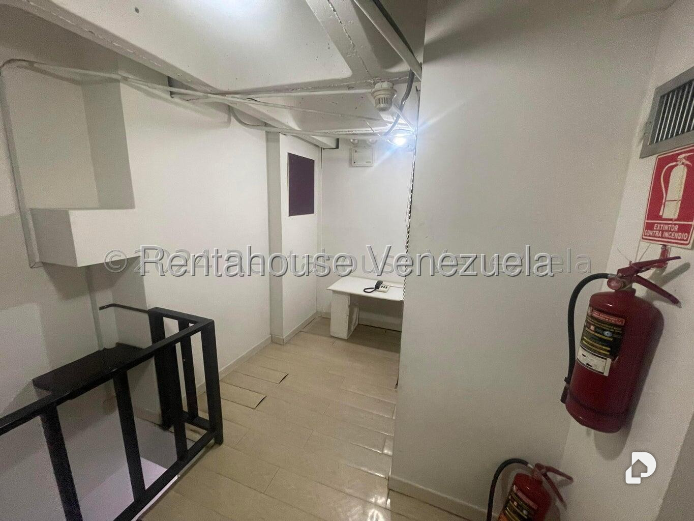 Local comercial en Prados del Este, Caracas