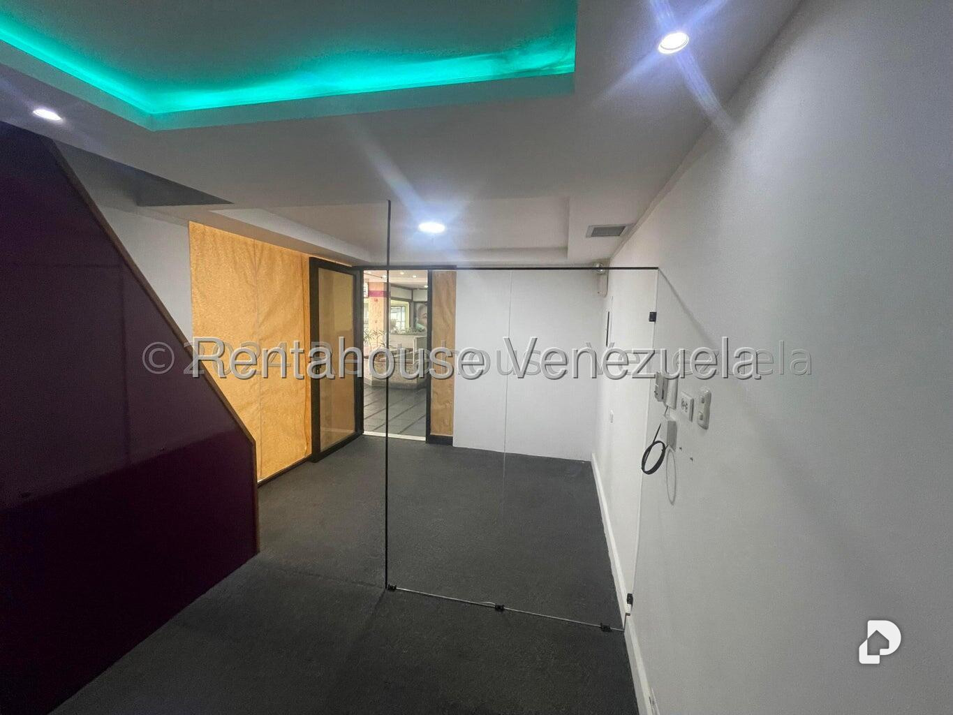 Local comercial en Prados del Este, Caracas