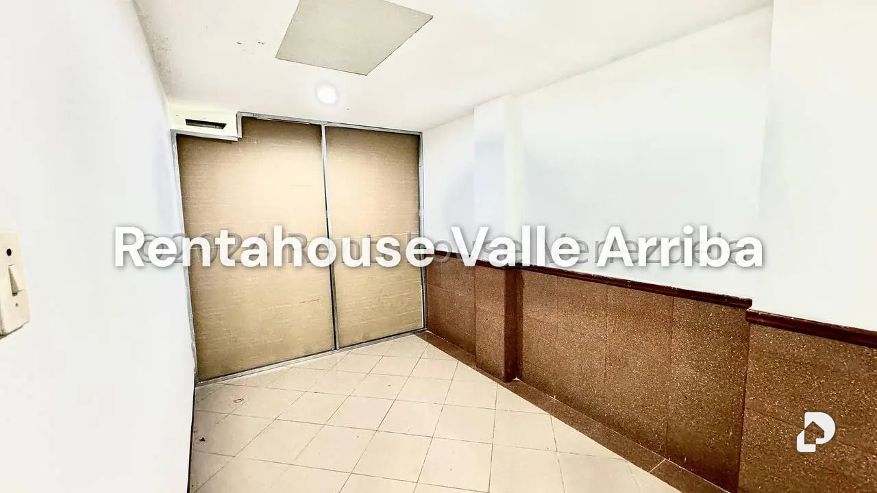Local comercial en Bello Monte, Caracas – 17