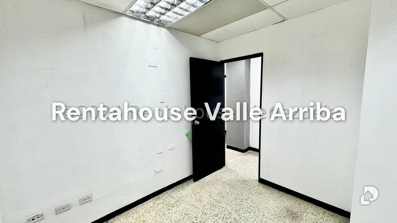 Local comercial en Bello Monte, Caracas – 25