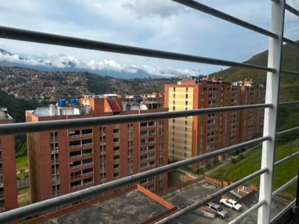 Apartamento en Urb El Encantado, Caracas - 1