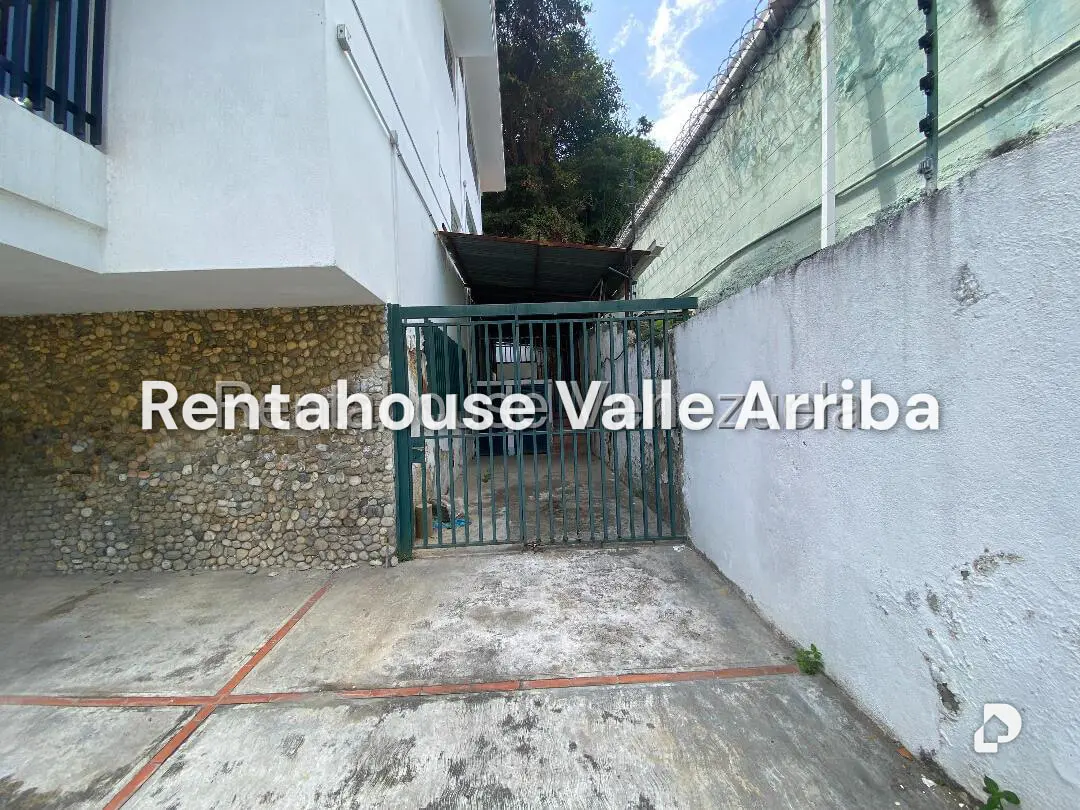 House in Prados del Este, Caracas – 25