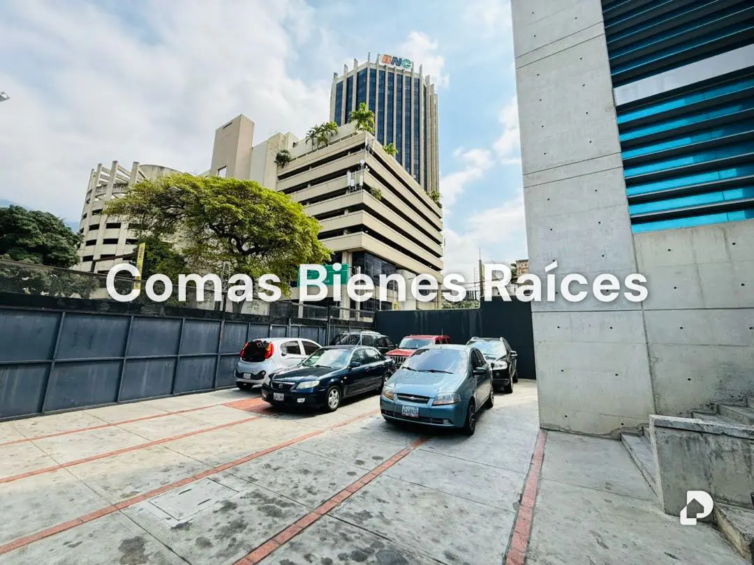 Building in La Castellana, Caracas – 15