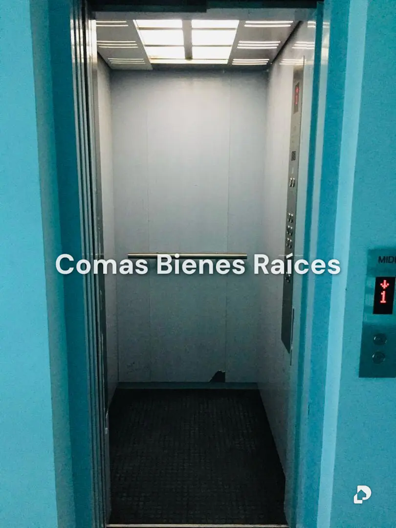 Building in La Castellana, Caracas – 13