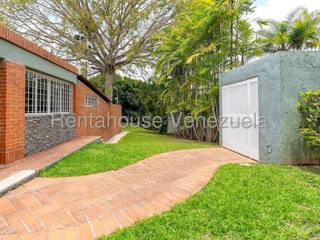 House in La Lagunita Country Club, Caracas - 1