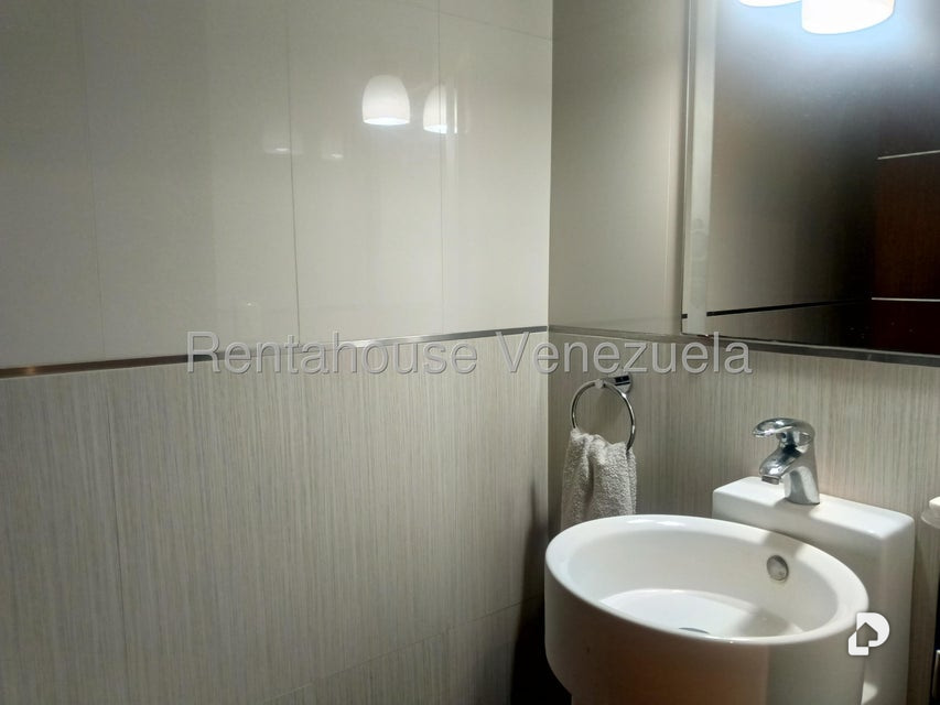Apartamento en El Cigarral, Caracas – 11