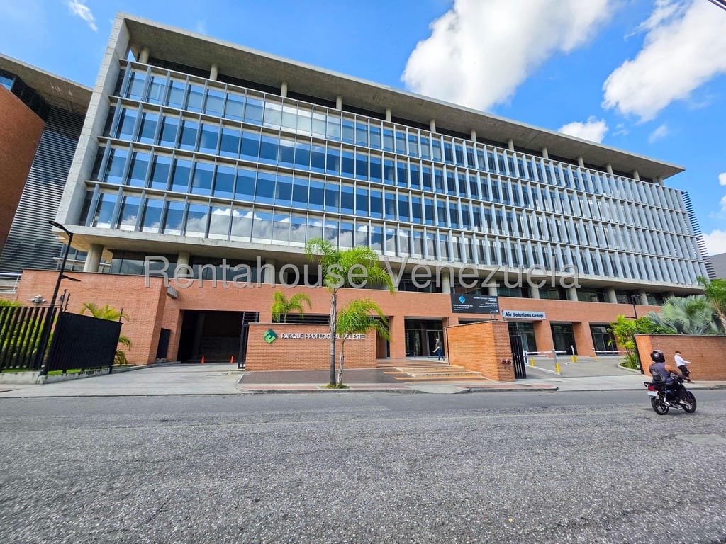 Office in Boleíta Norte, Caracas - 1