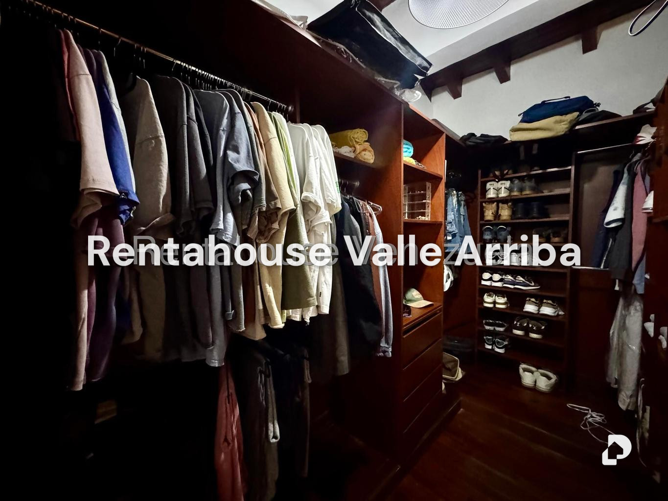 Casa en Alto Prado, Caracas – 29