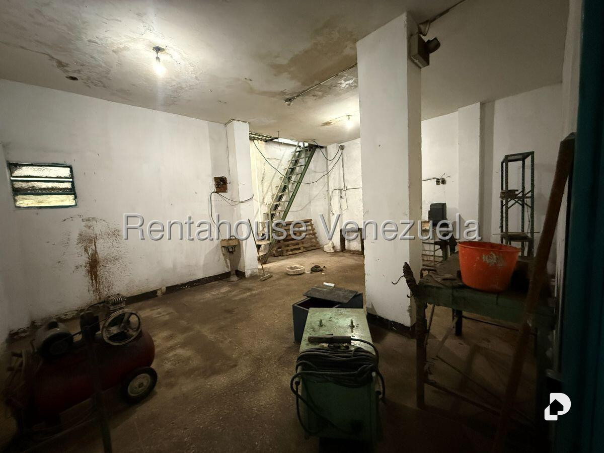 Local comercial en Catia, Caracas – 13