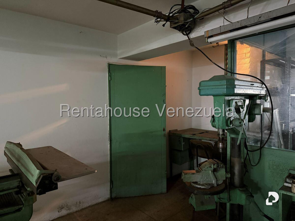 Local comercial en Catia, Caracas – 30