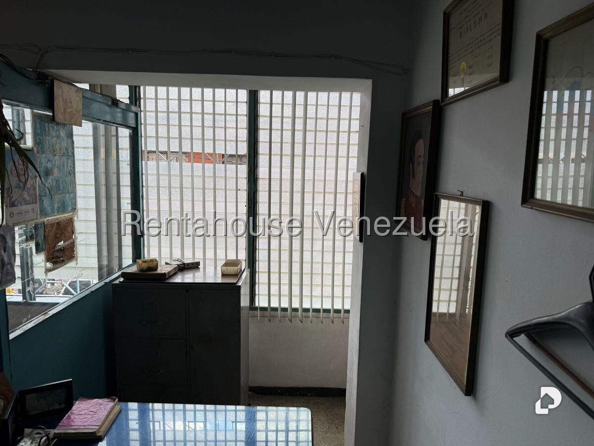 Local comercial en Catia, Caracas – 25