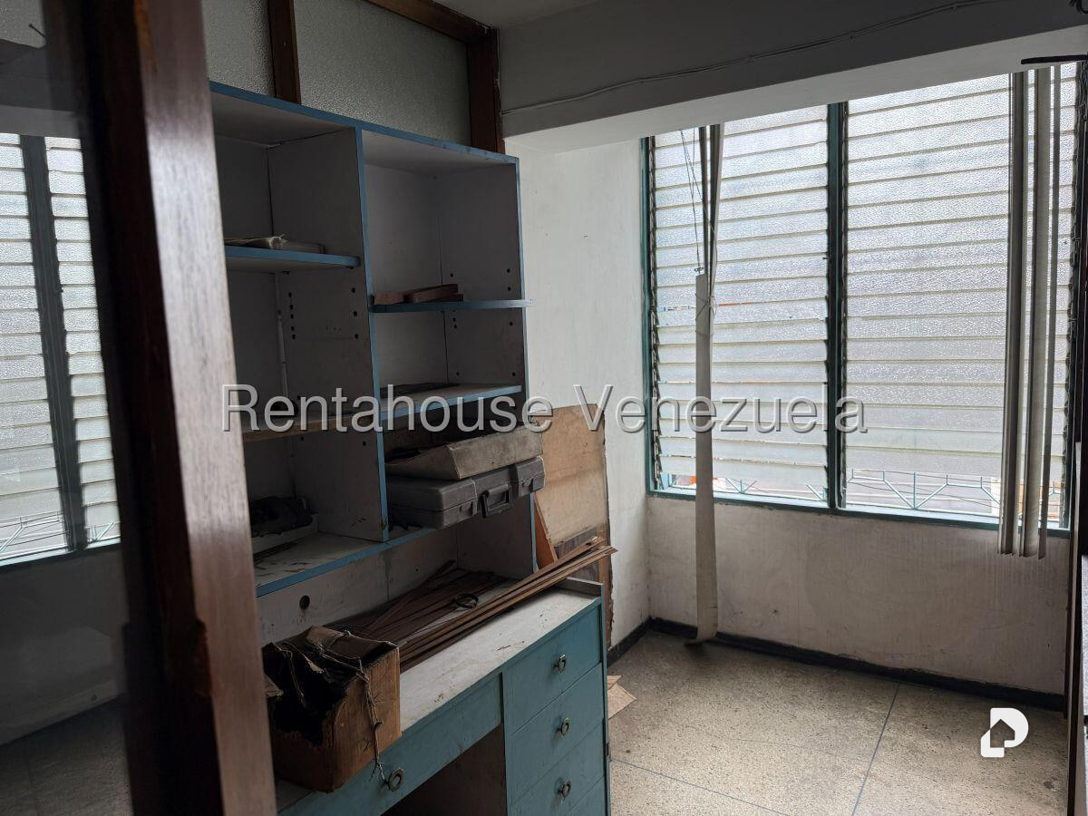 Local comercial en Catia, Caracas – 24