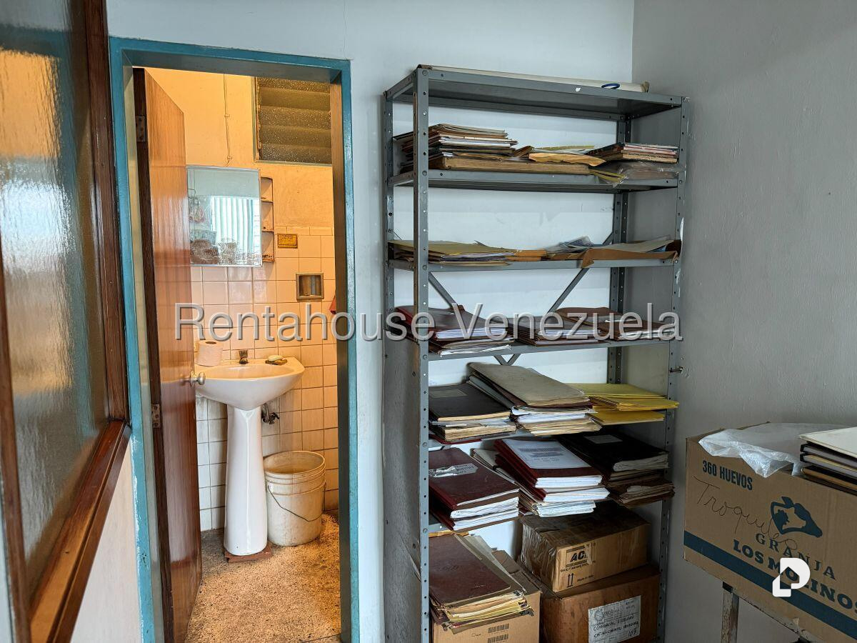 Local comercial en Catia, Caracas – 26