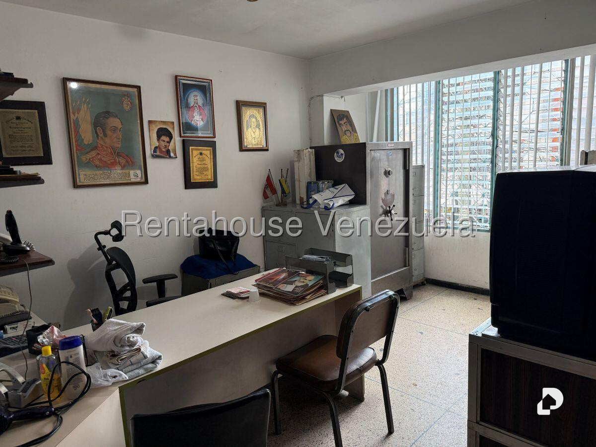 Local comercial en Catia, Caracas – 27
