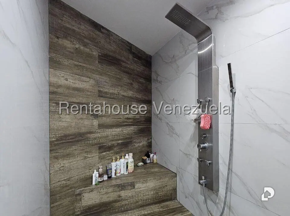 Casa en Prados del Este, Caracas – 26