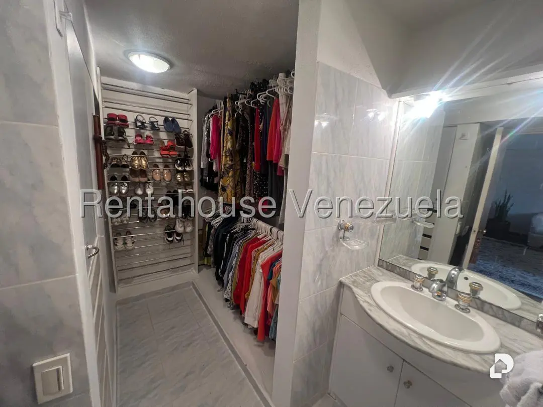 Apartamento en Las Esmeraldas, Caracas – 13