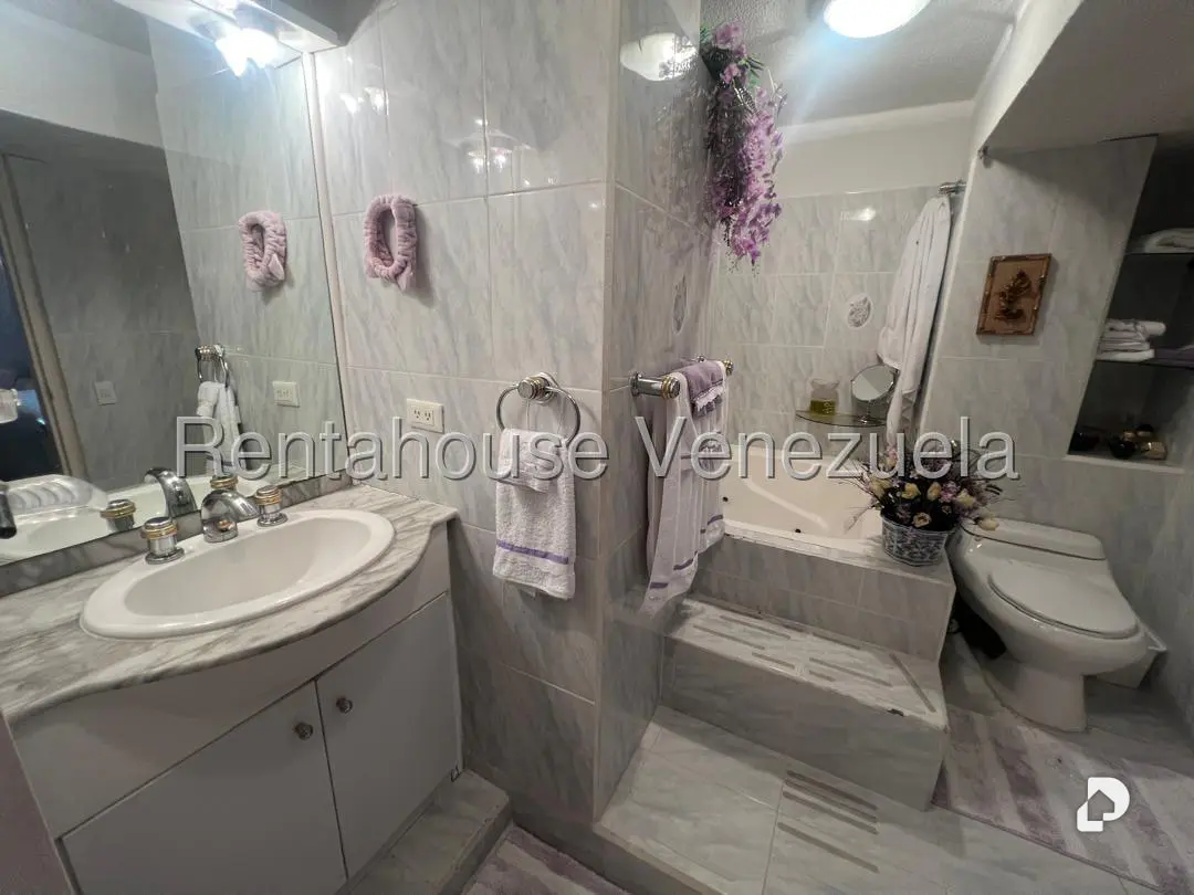 Apartamento en Las Esmeraldas, Caracas – 12