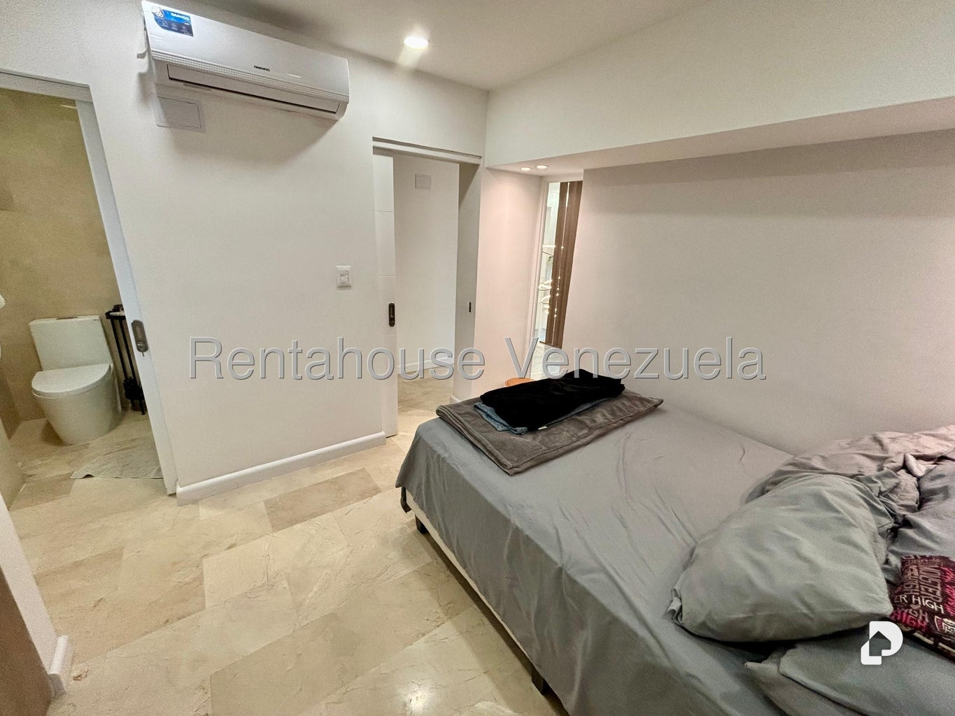 Apartamento en El Rosal, Caracas – 16