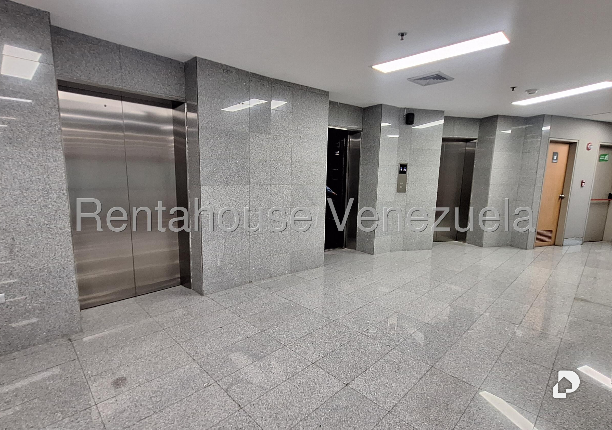Local comercial en Las Mercedes, Caracas