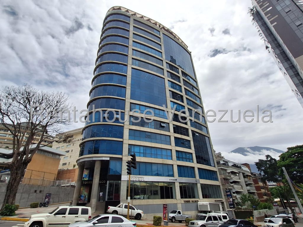 Local comercial en Las Mercedes, Caracas - 1