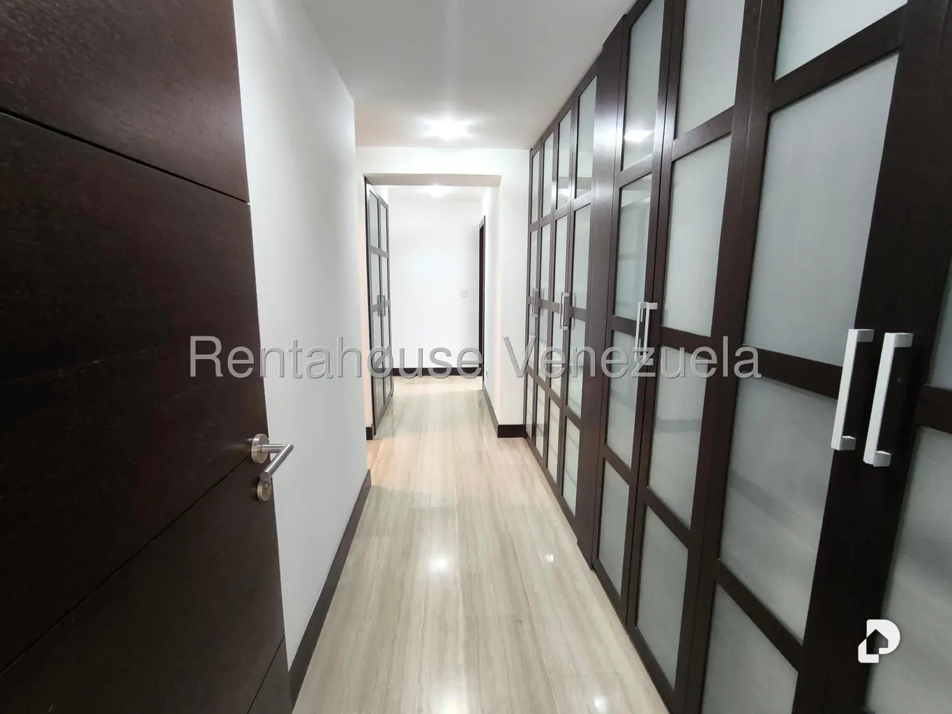 Apartamento en Lomas de La Lagunita, Caracas – 28
