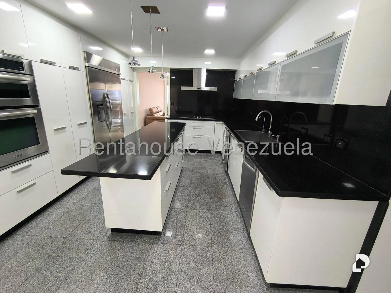 Apartamento en Lomas de La Lagunita, Caracas – 14