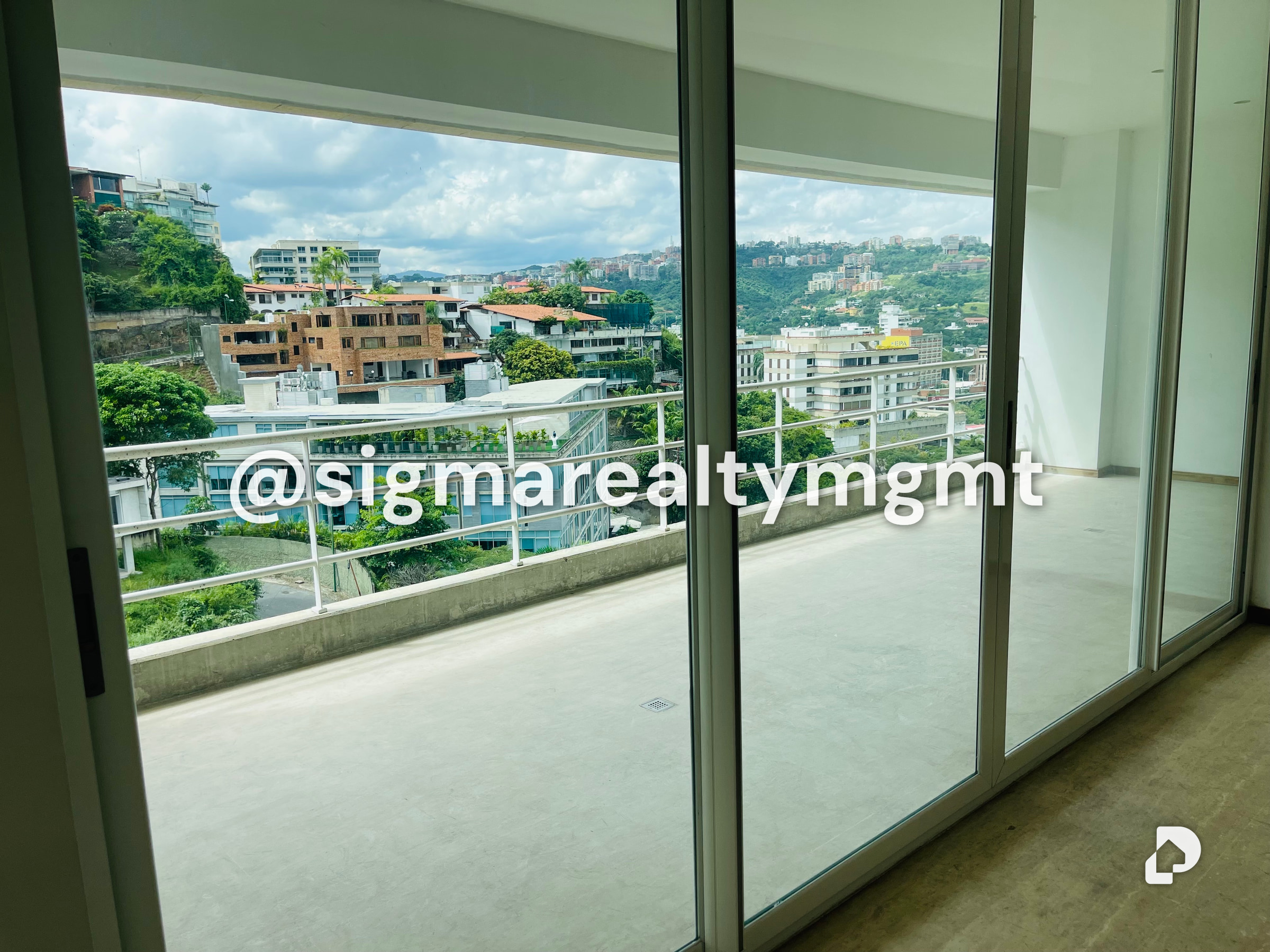 Apartamento en Las Mercedes, Caracas – 13