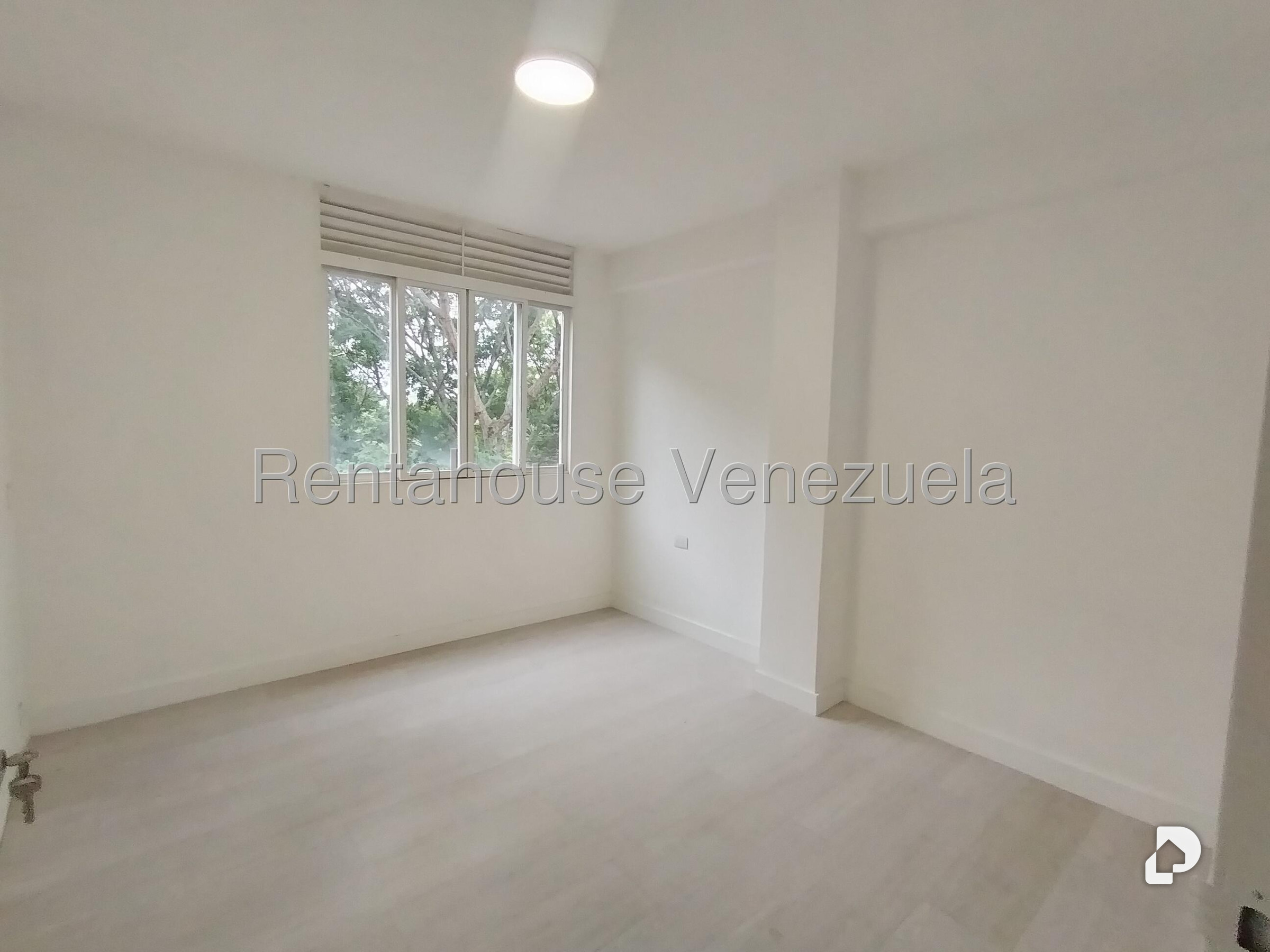 Oficina en Altamira, Caracas – 9