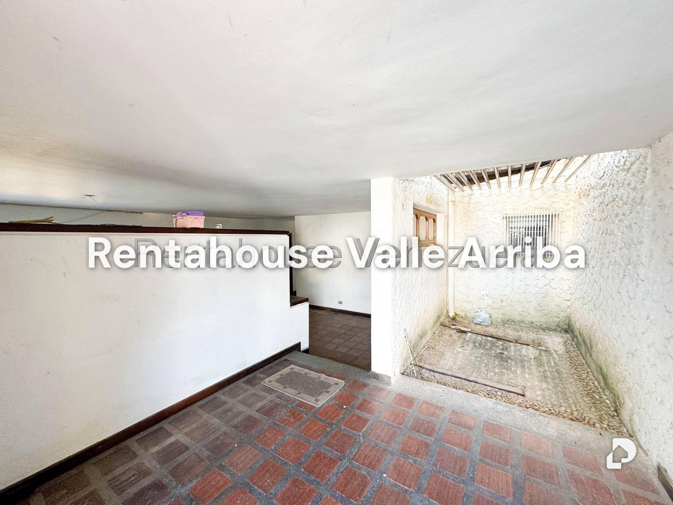 Casa en Valle Arriba, Caracas – 24