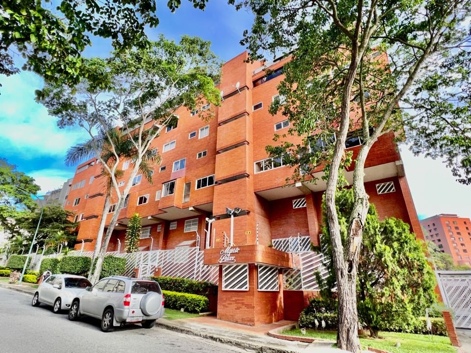 Apartamento en Colinas de Valle Arriba, Caracas - 1